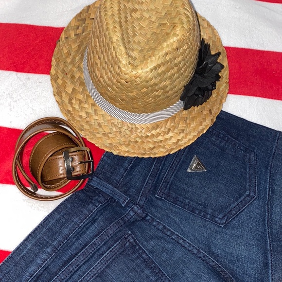 GUESS - Picture 1 of 4